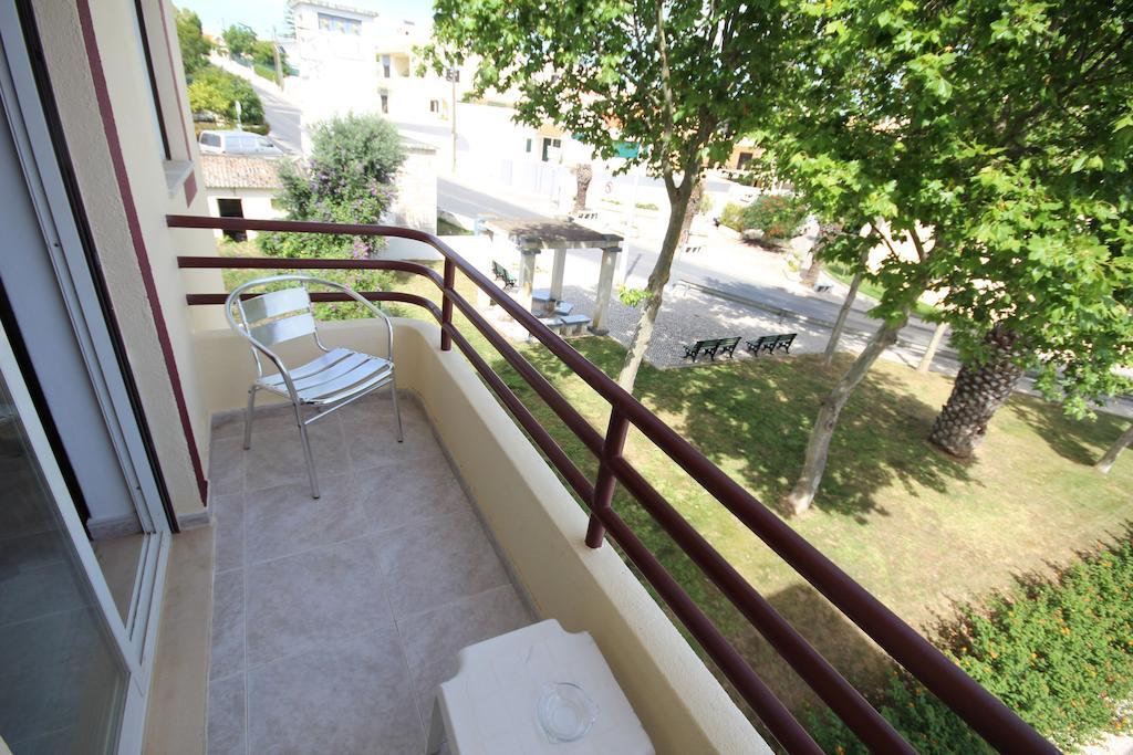 Hospedaria Buganvilia אלבור חדר תמונה